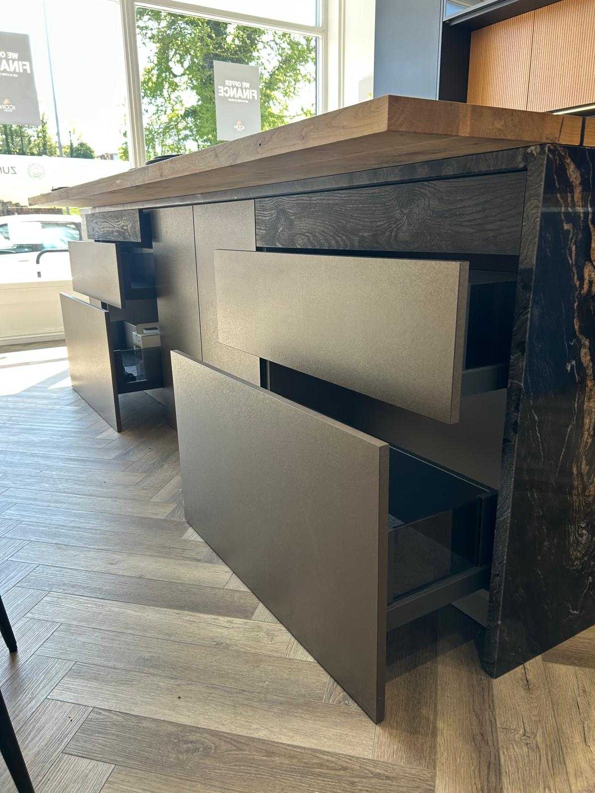 Rotpunkt Matt Black Handleless Kitchen thumbnail 19