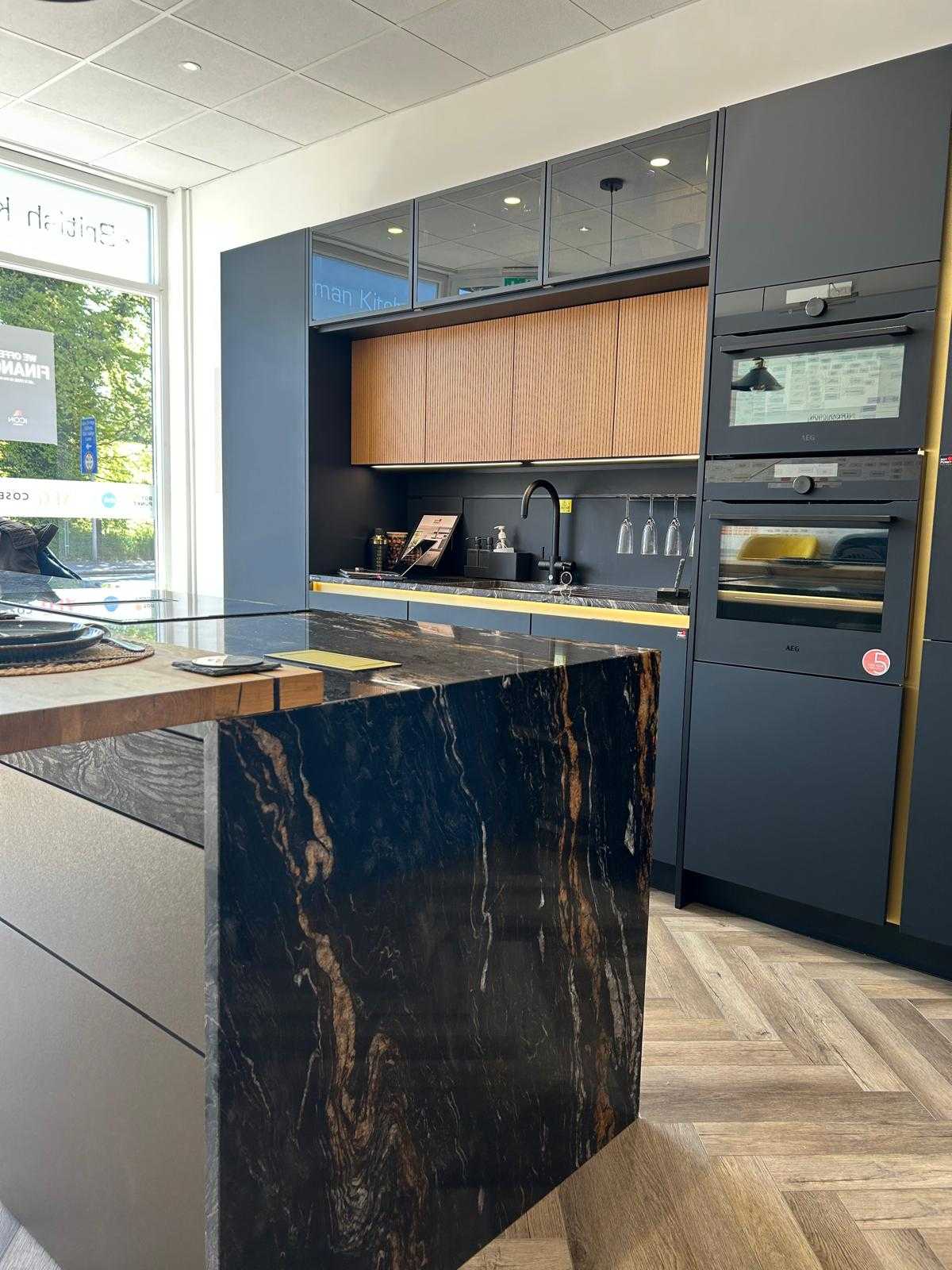 Rotpunkt Matt Black Handleless Kitchen thumbnail 21