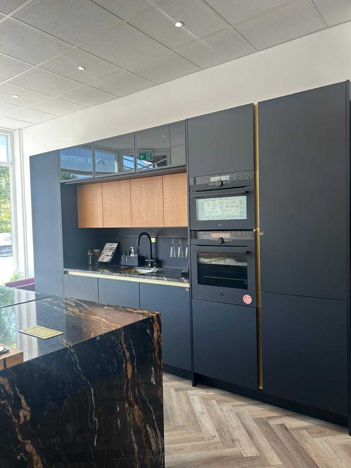 Rotpunkt Matt Black Handleless Kitchen thumbnail 9