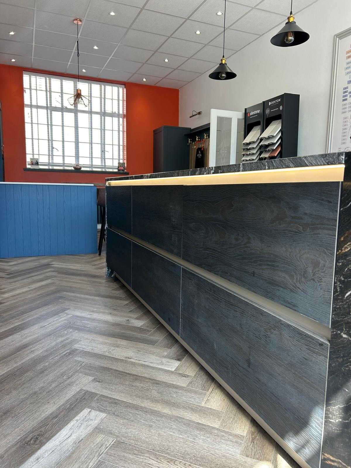 Rotpunkt Matt Black Handleless Kitchen thumbnail 11