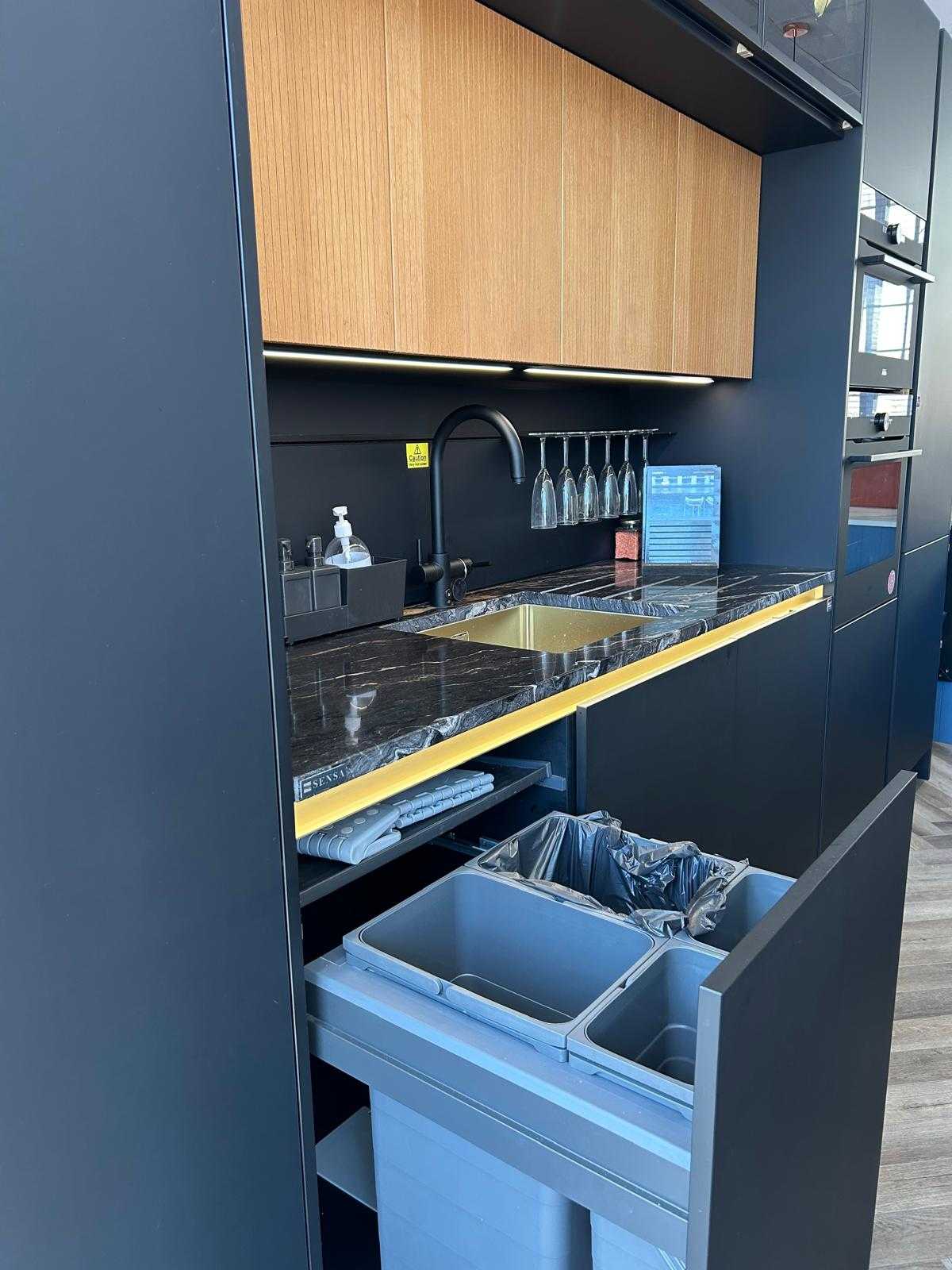 Rotpunkt Matt Black Handleless Kitchen thumbnail 16