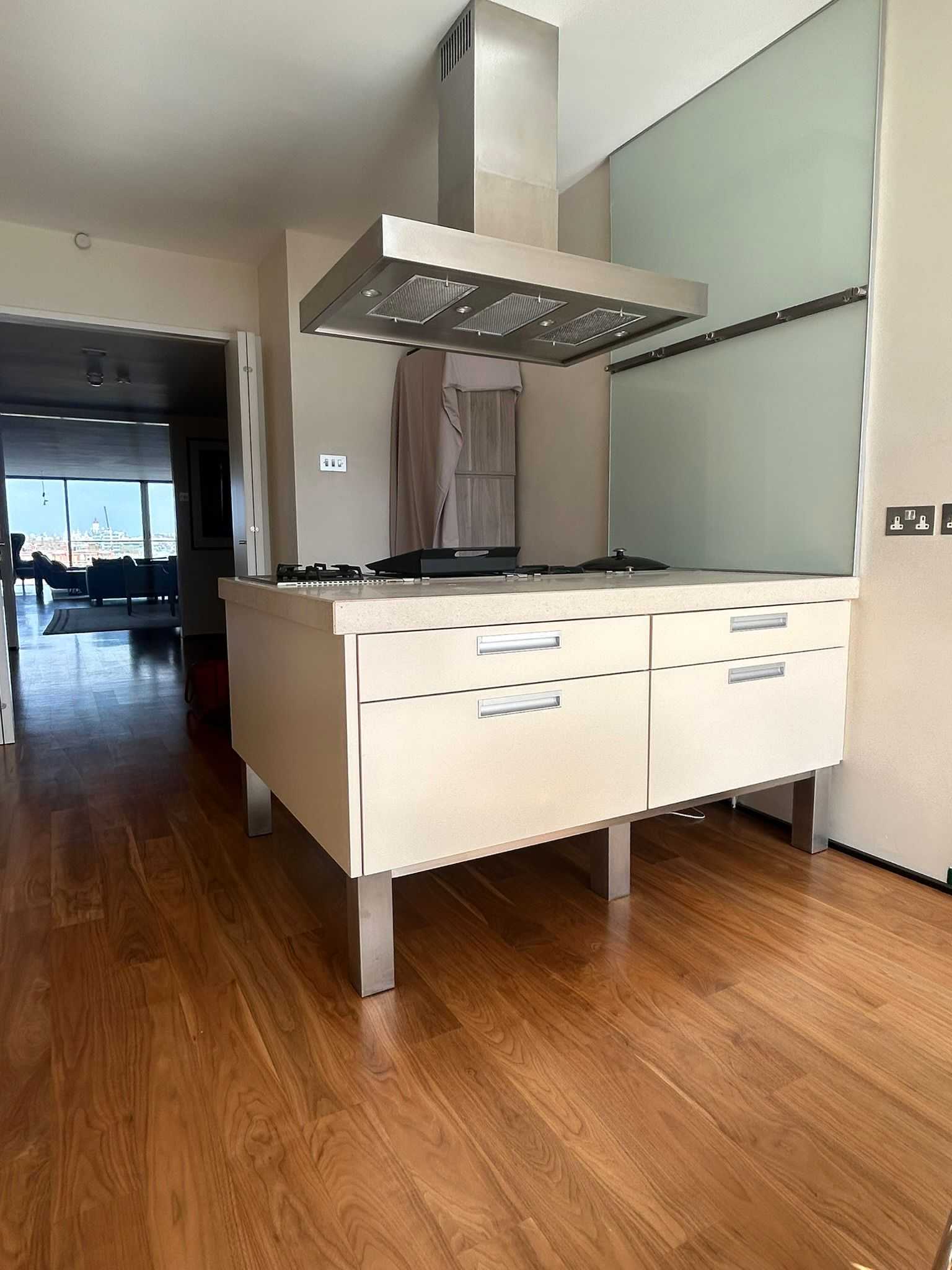 Tielsa German 20mm Smooth Cream Kitchen